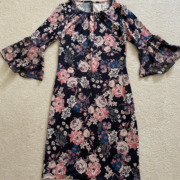 Dress - Picture 2 of 5